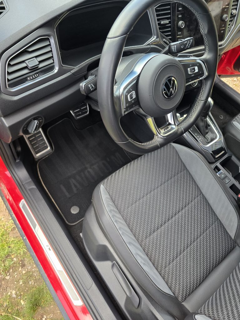 Nettoyage d'une voiture à forcalquier