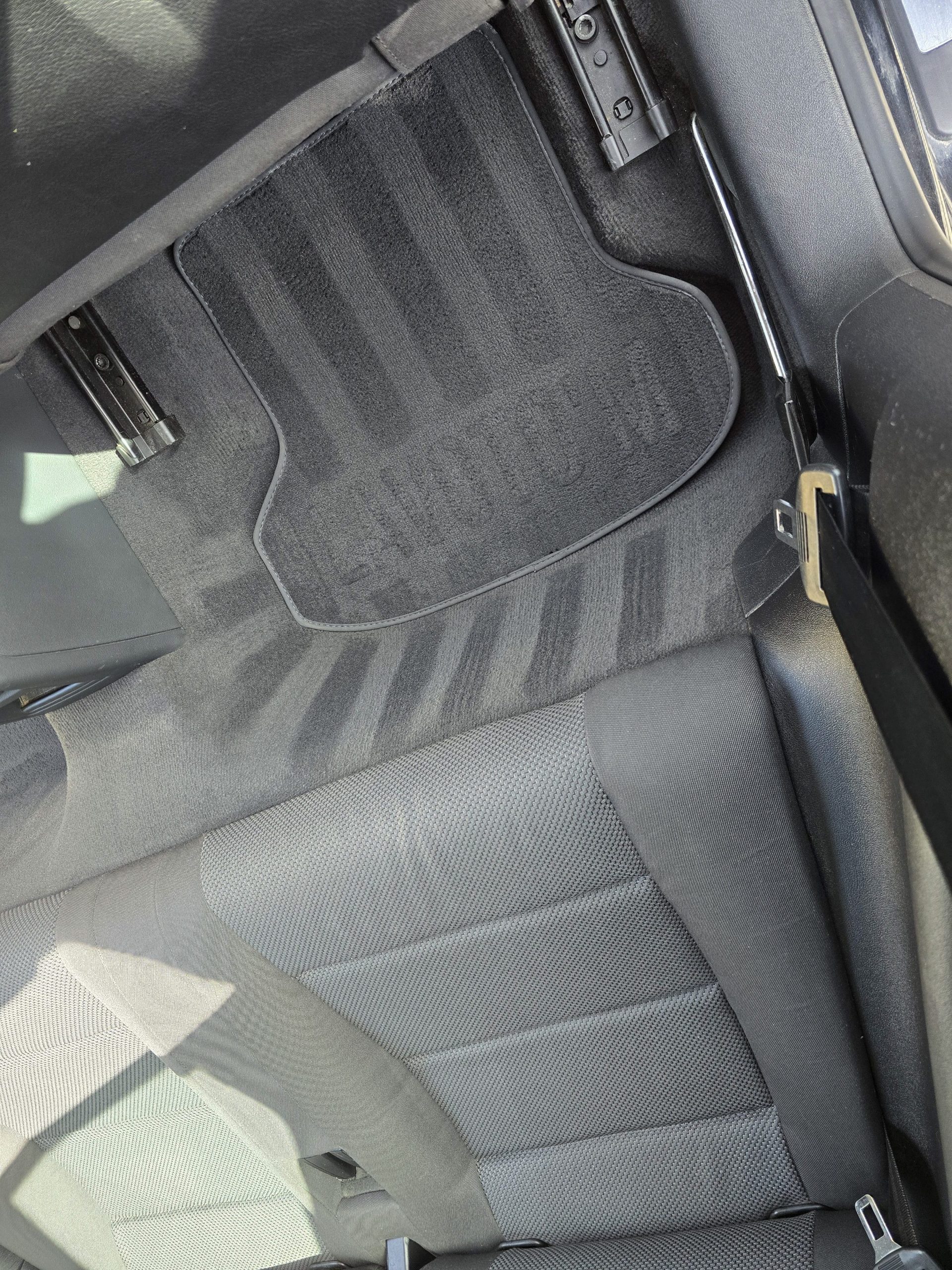 Nettoyage" en profondeur des tapis audi a3 à manosque