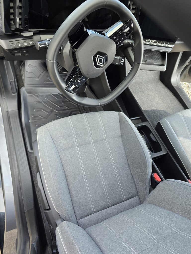 Nettoyage intérieur complet d'une Mégane à Pierrevert