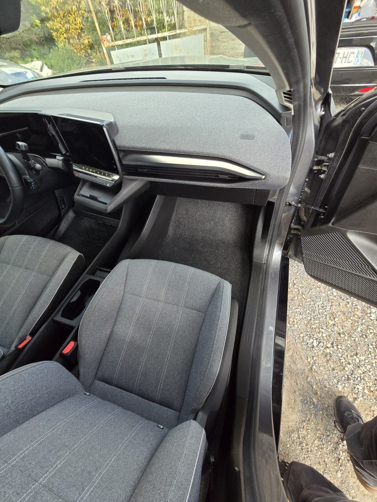 Lavage intérieur complet d'une voiture à Pierrevert